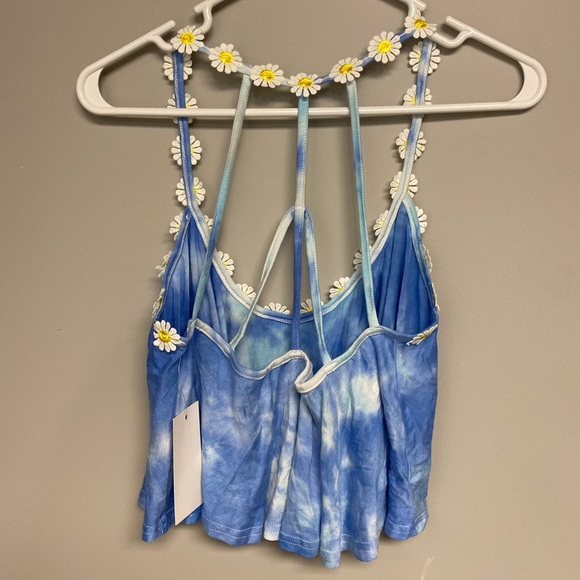 Tobi Daisy Cropped Tank - Picture 3 of 4